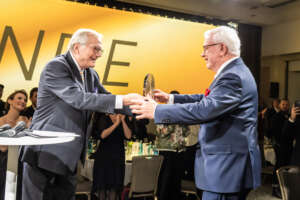 BOLA 2025 Gewinner Die Legende_Michael Herrmann_Laudator Matthias von Hülsen_Credit Markus Nass